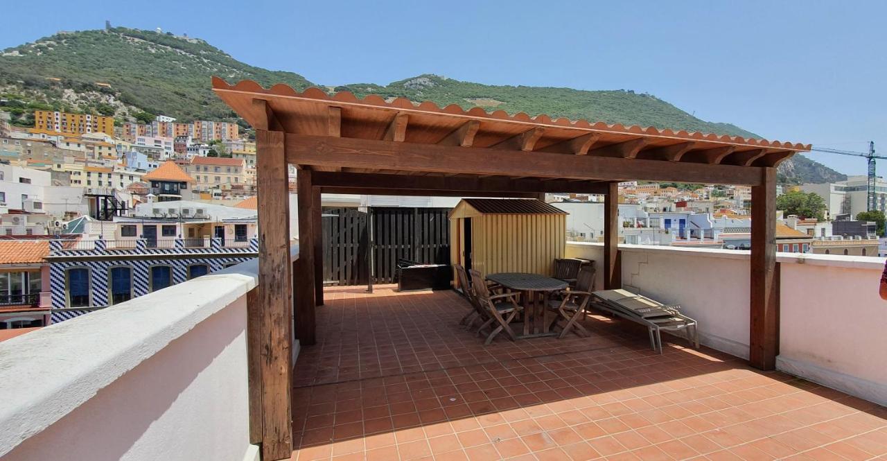 Gibraltar Town Centre Flat With Roof Terrace Apartment Exterior photo