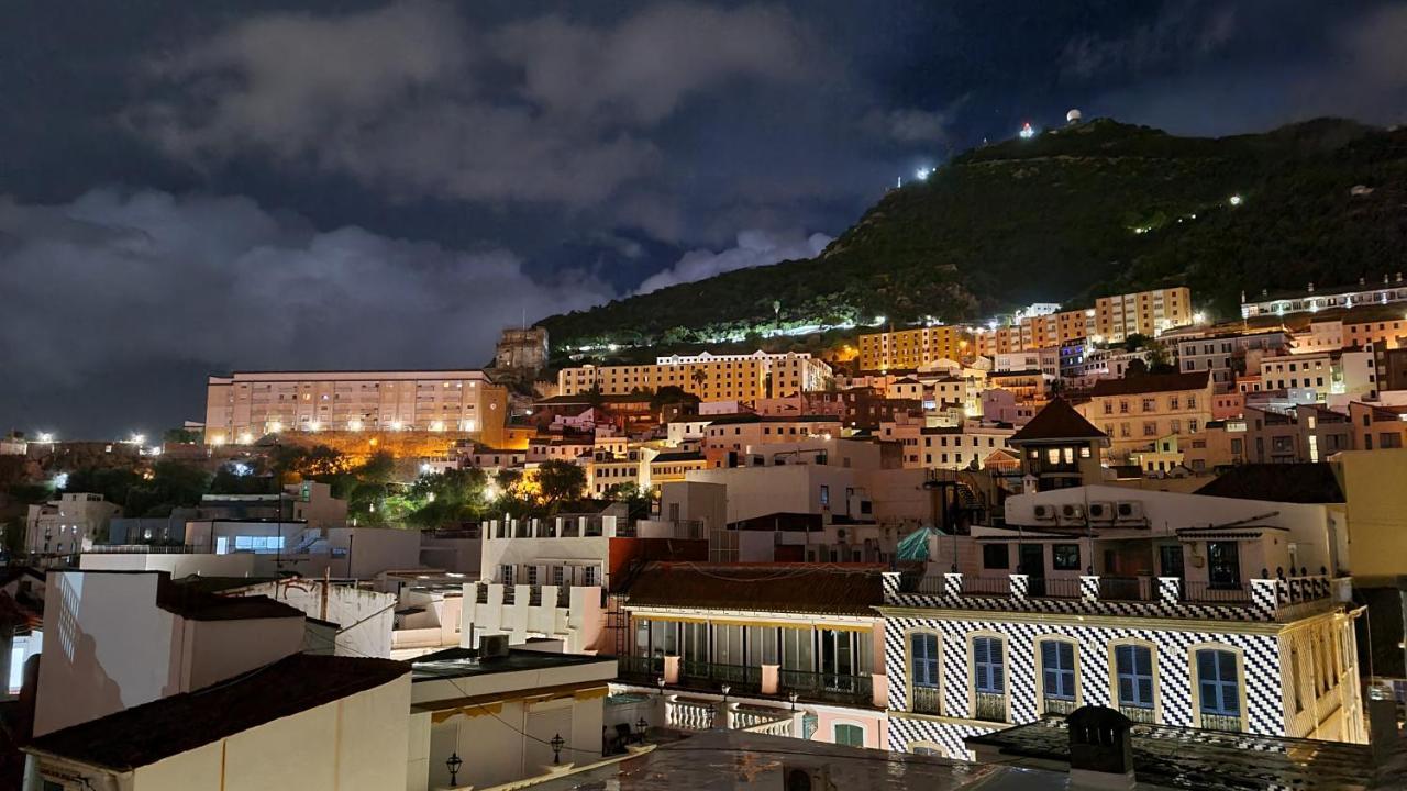 Gibraltar Town Centre Flat With Roof Terrace Apartment Exterior photo