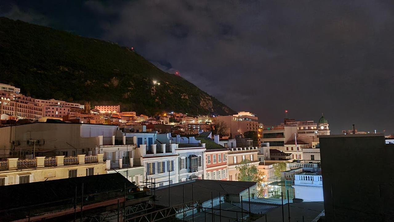 Gibraltar Town Centre Flat With Roof Terrace Apartment Exterior photo