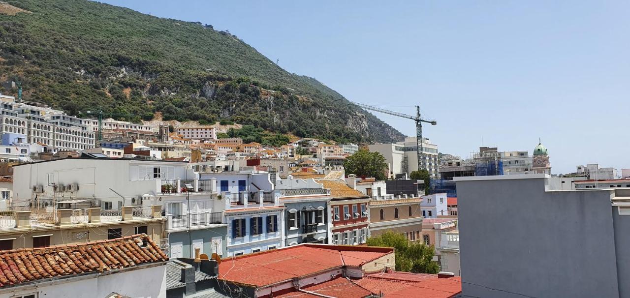 Gibraltar Town Centre Flat With Roof Terrace Apartment Exterior photo